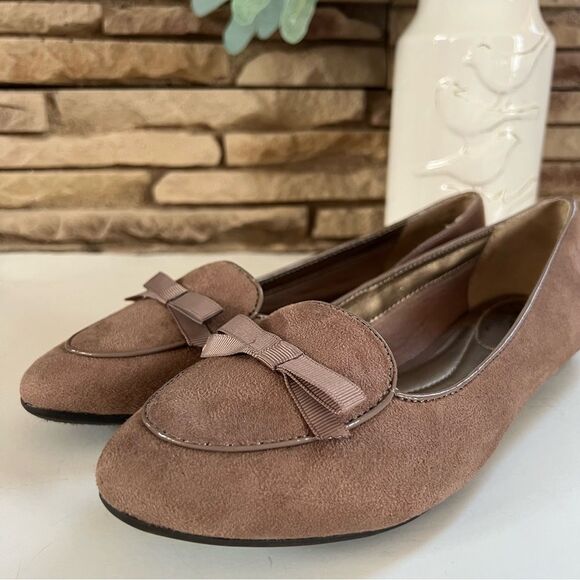 LifeStride Renada Preppy Suede Vegan Bow Mocha Mousse Flat Loafer Small Spot -8M - Picture 2 of 15